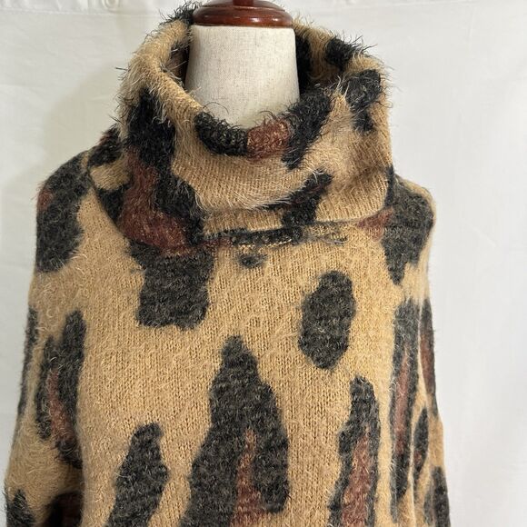 Show Me your Mumu Fatima Animal Print Turtleneck Sweater Womens MEDIUM - Picture 3 of 8